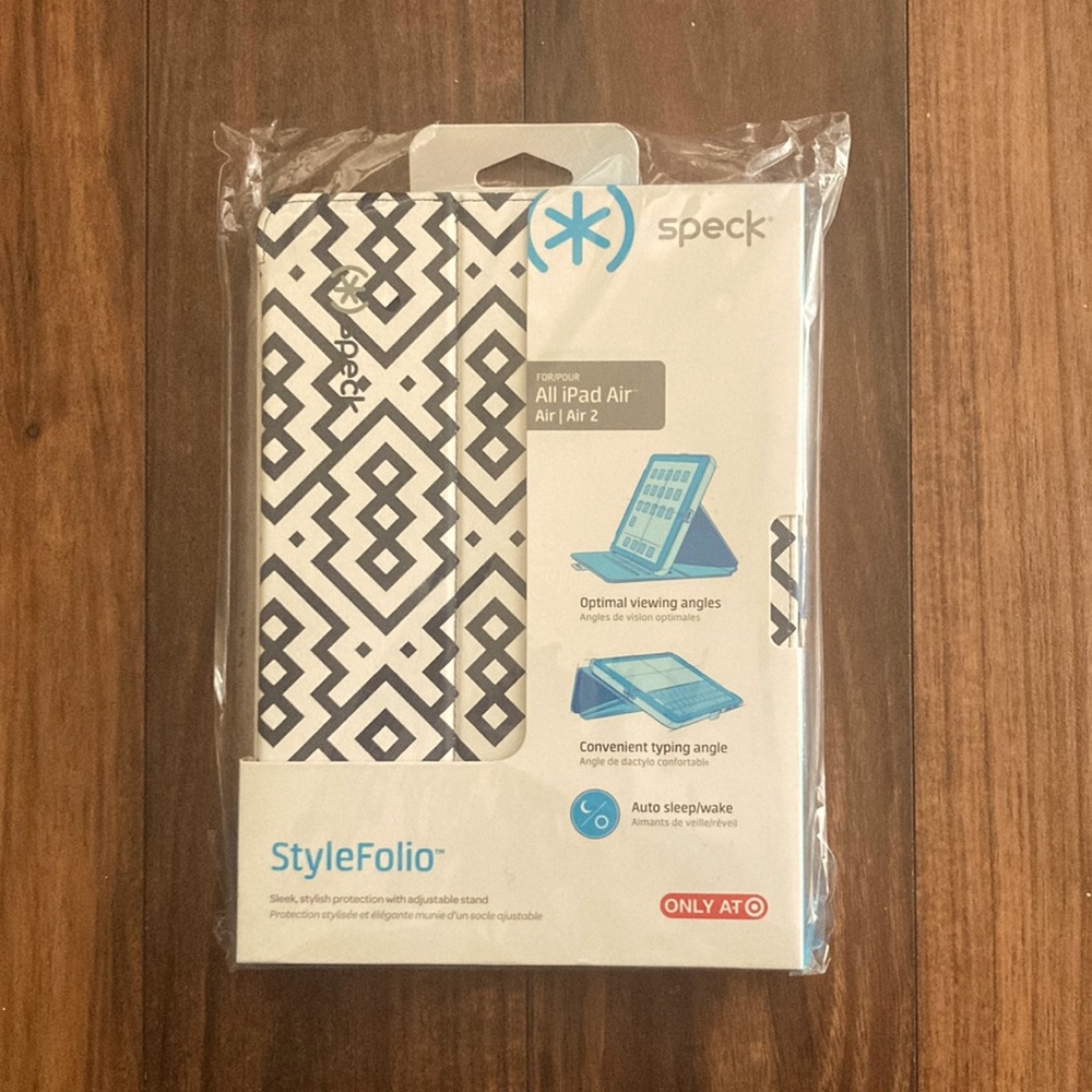 NWT speck StyleFolio iPad Air Case Navy/White Pattern with Auto Sleep/Wake